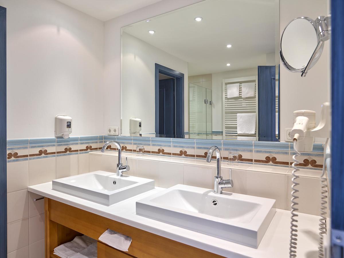 Gutshof Uttlau Hotel Haarbach ภายนอก รูปภาพ