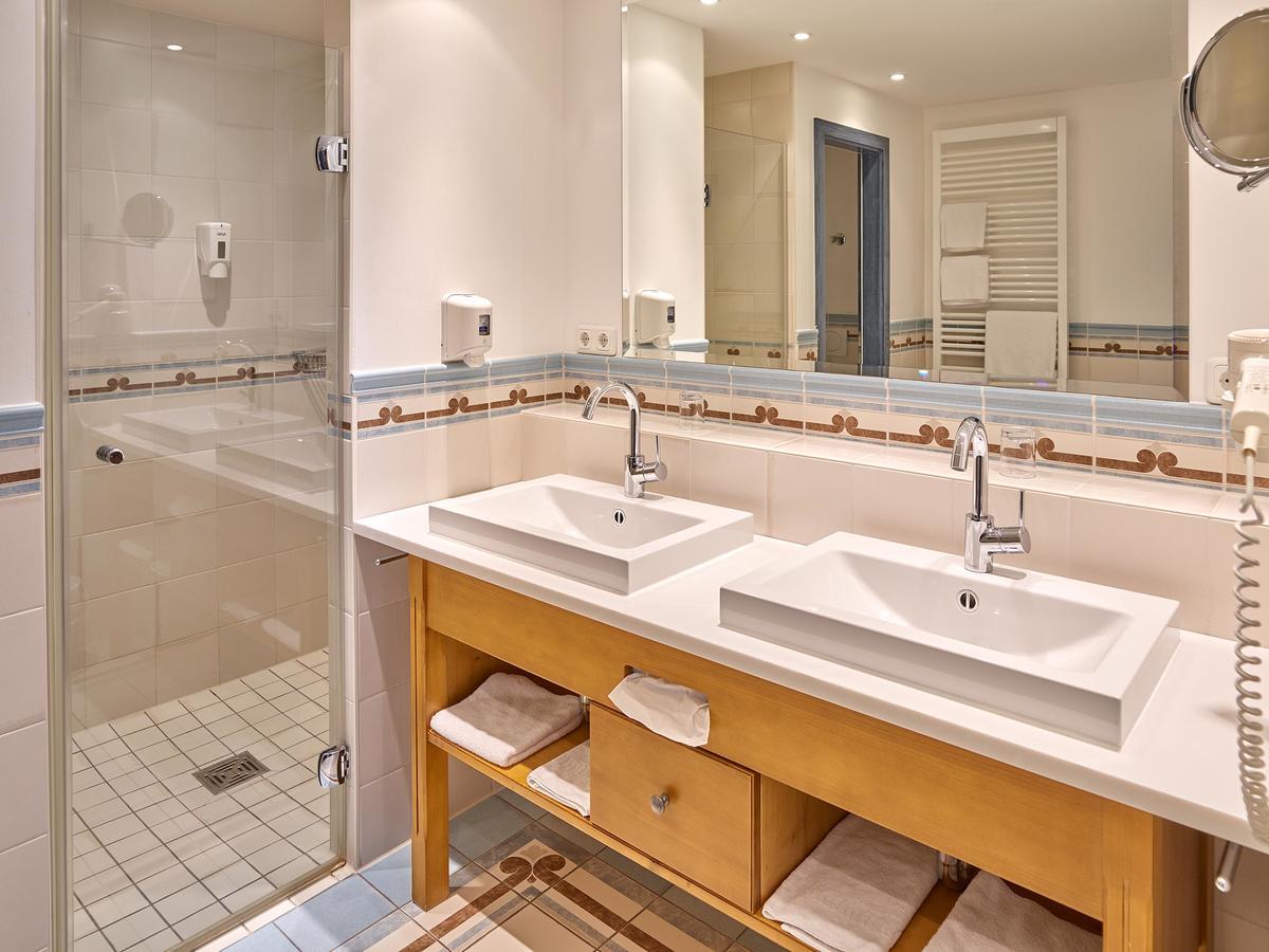 Gutshof Uttlau Hotel Haarbach ภายนอก รูปภาพ