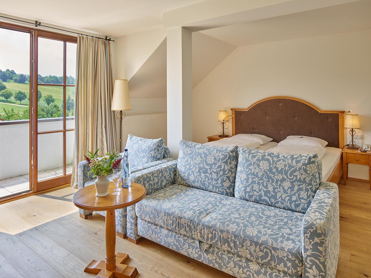 Gutshof Uttlau Hotel Haarbach ภายนอก รูปภาพ